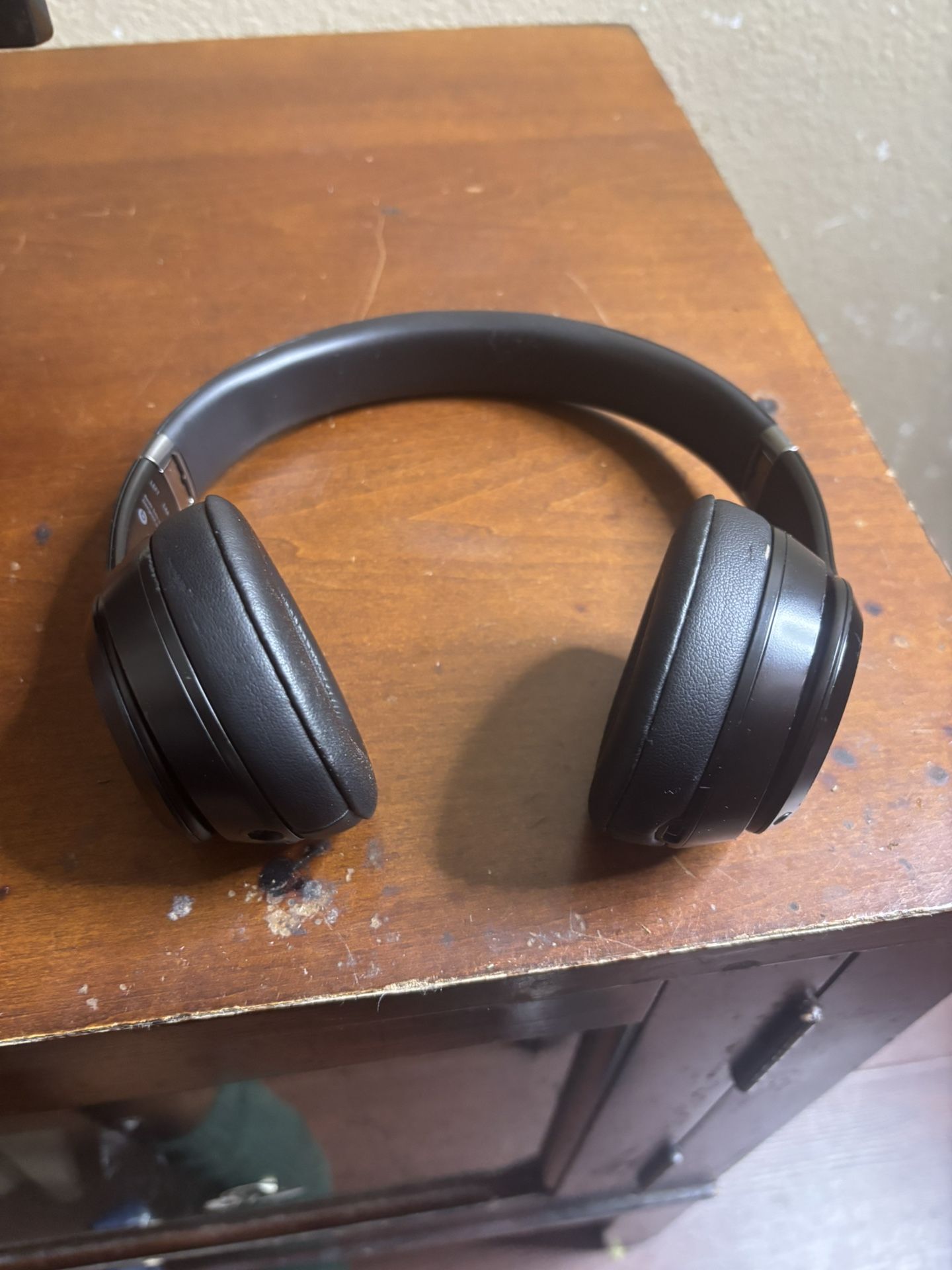 “BEATS SOLO 4”