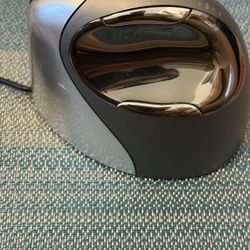 Evoluent VerticalMouse 4 – Right-Hand Ergonomic Wired Mouse