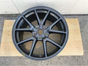 Model 3 Aero Wheel Rim 18" inch 18x8.5J+40mm 1044261-00-A 2017 To 2023 Only One Used Oem