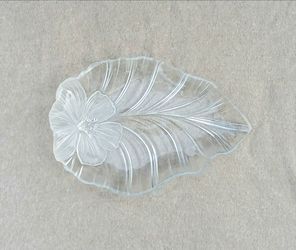 Mikasa Hibiscus Frosted Platter