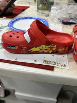 crocs new lightning mcqueen size 6