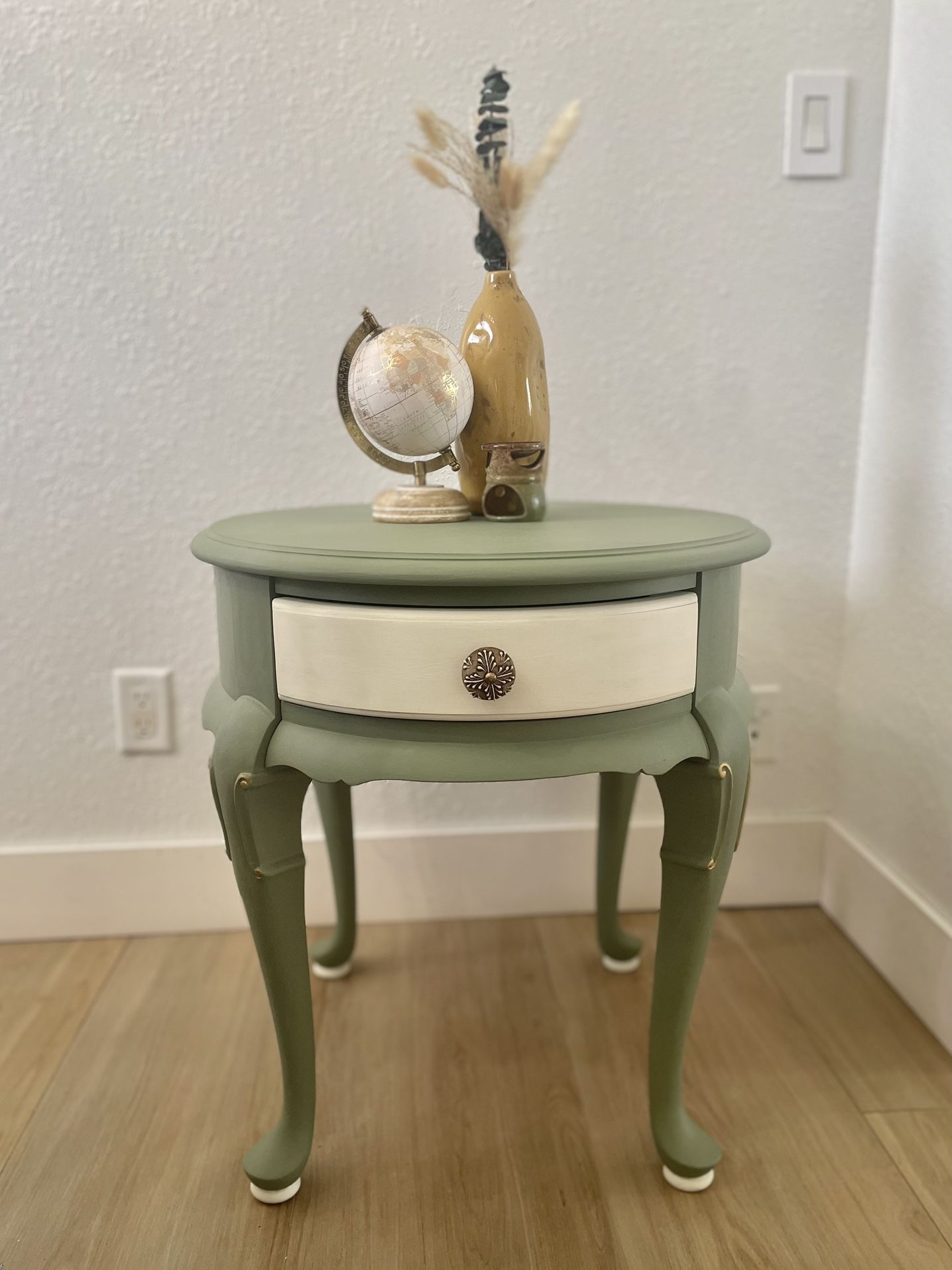 Moss Green Wood End/Corner table