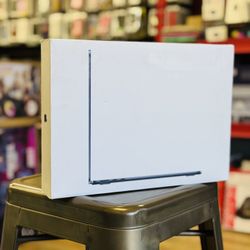 MacBook Air M3 Chip 13 Inch