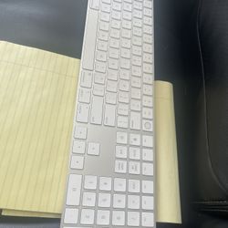 Apple Keyboard