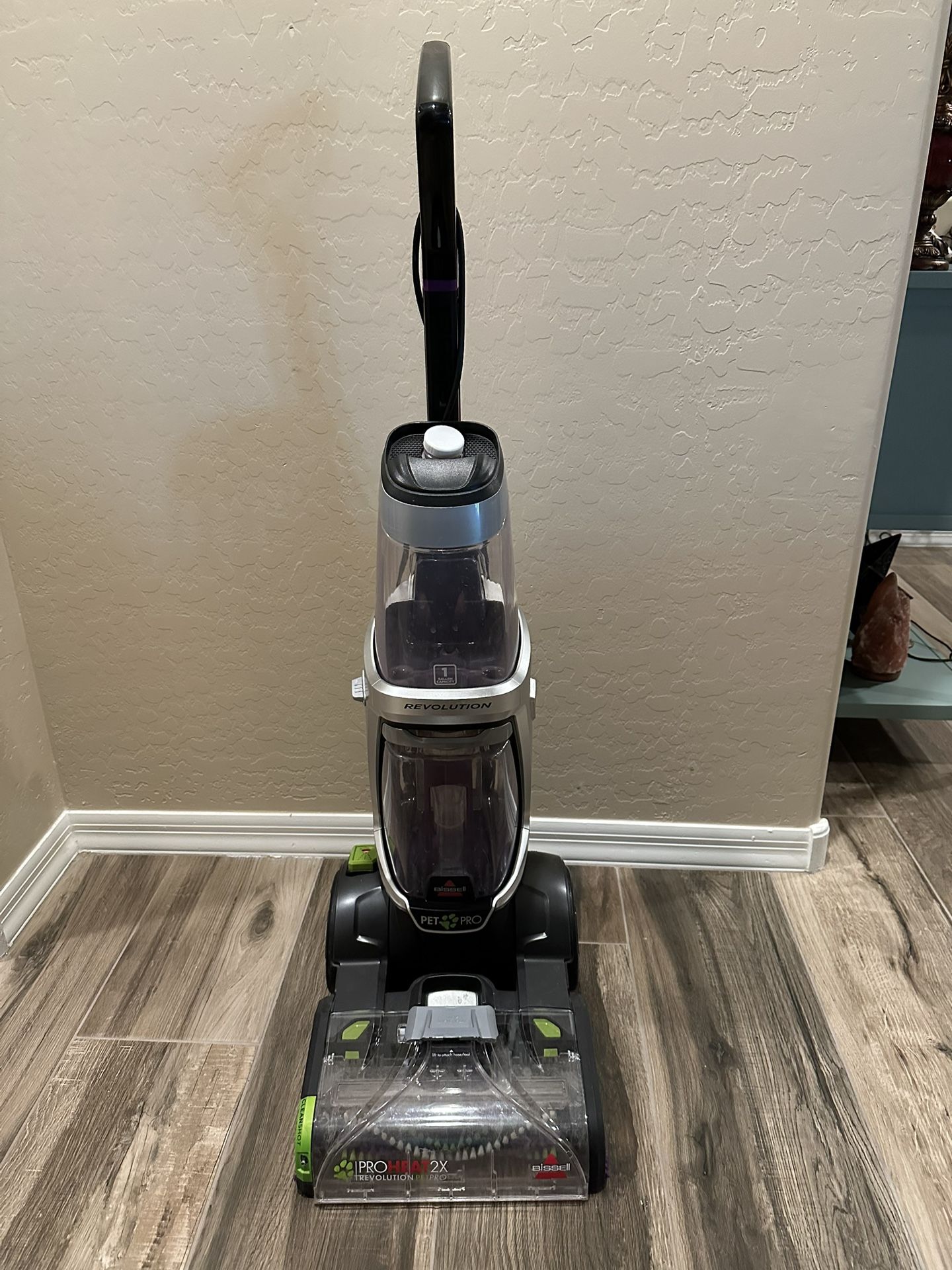 Bissell Floor machine. Gently used.