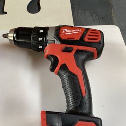 Milwaukee M18 18-Volt Lithium-Ion Brushless Cordless 1/2 in. Compact Drill/Driver (Tool-Only)