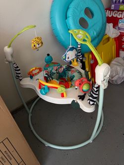 Fisher-Price Jumping Jungle Jumperoo Baby Jumper with Lights and Sound