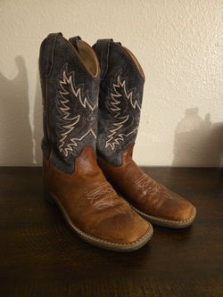 Boys boots