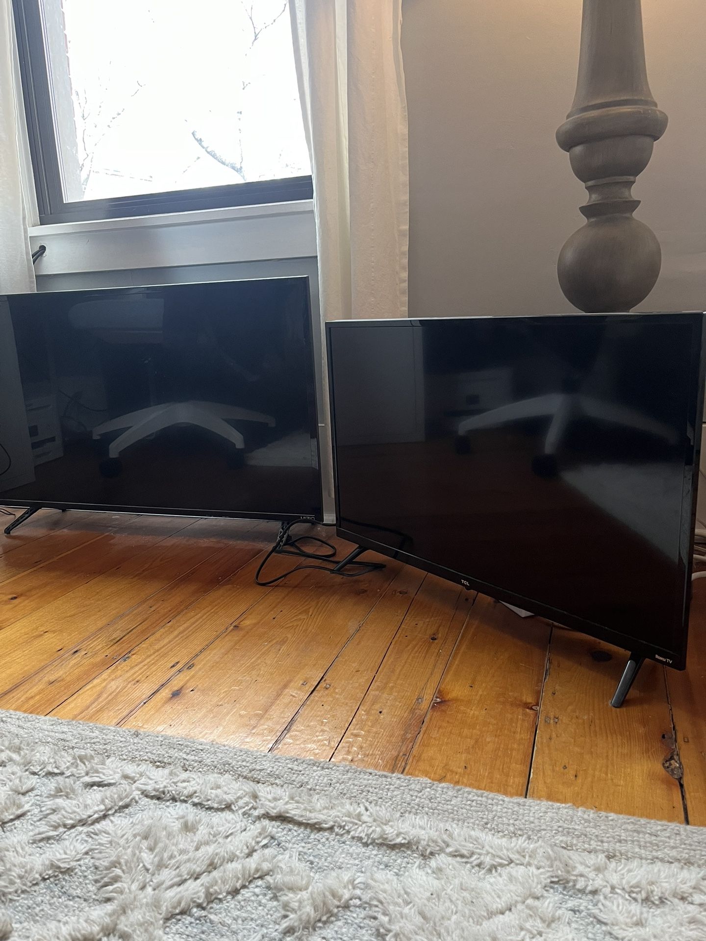 Smart TV’s “38 Vizio and “32 TCL Roku TV