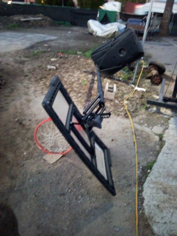 Basketball Hoop (Brand New)