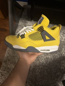 Jordan 4 lightning
