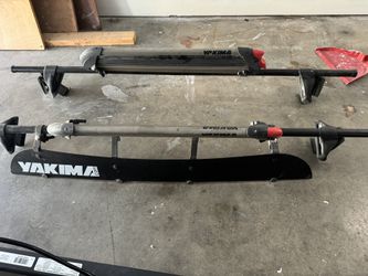 Subaru 2015-2022Yakima Snowboard Racks.
