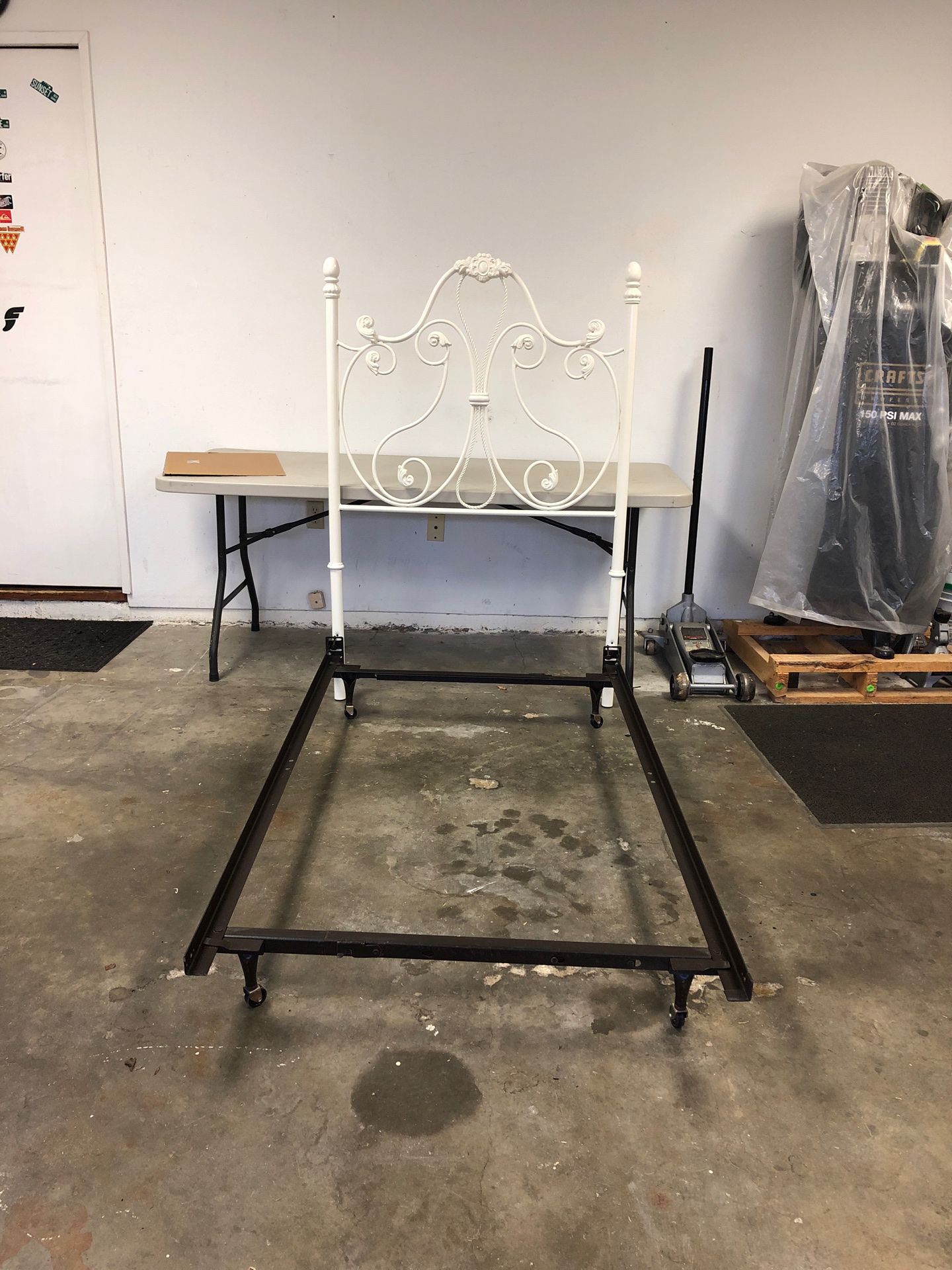 Headboard & Metal Bed Frame Victorian antique