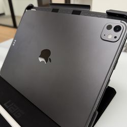 Apple iPad Pro 11” M4 256GB + Apple Pencil Pro + UAG Case