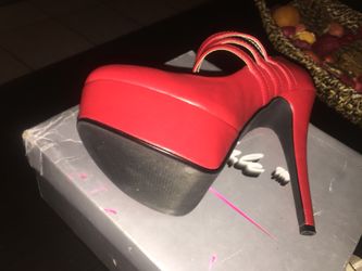 Red high heels 👠 7 1/2 in great condition like new