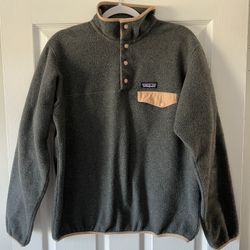 Women’s Patagonia Synchilla Pull-Over (Size M)