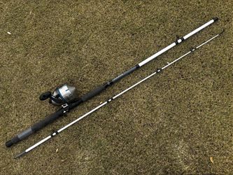 NEW 2 PIECE ZEBCO 808 SALT FISHER 808SFC702MHB 7FT 0IN ROD AND REEL COMBO