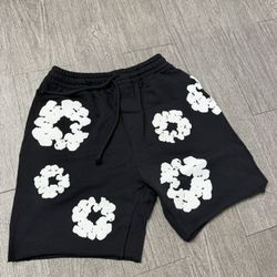 M DENIM TEAR SHORTS
