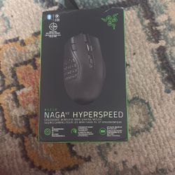 Naga V2 Ergonomic Wireless Gaming Mouse