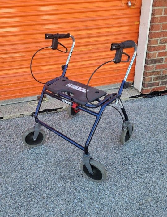 Bariatric Dolomite Maxi Plus Rollator. Durable, welded steel frame. Weight capacity: 440 lbs