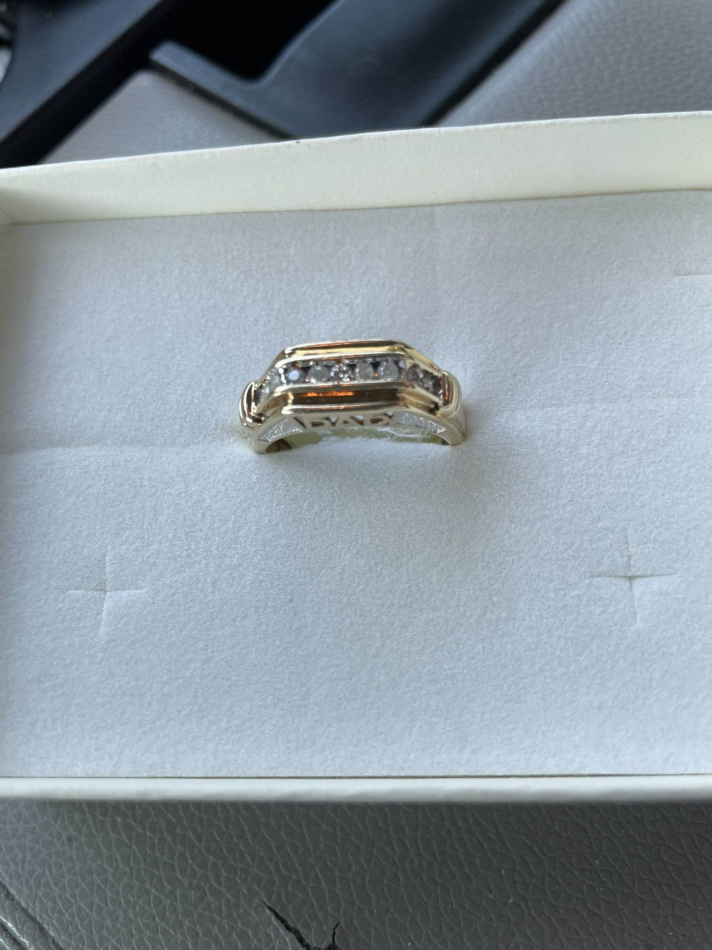 10k Gold Ring Set In White Gold With Diamonds Size 93/4