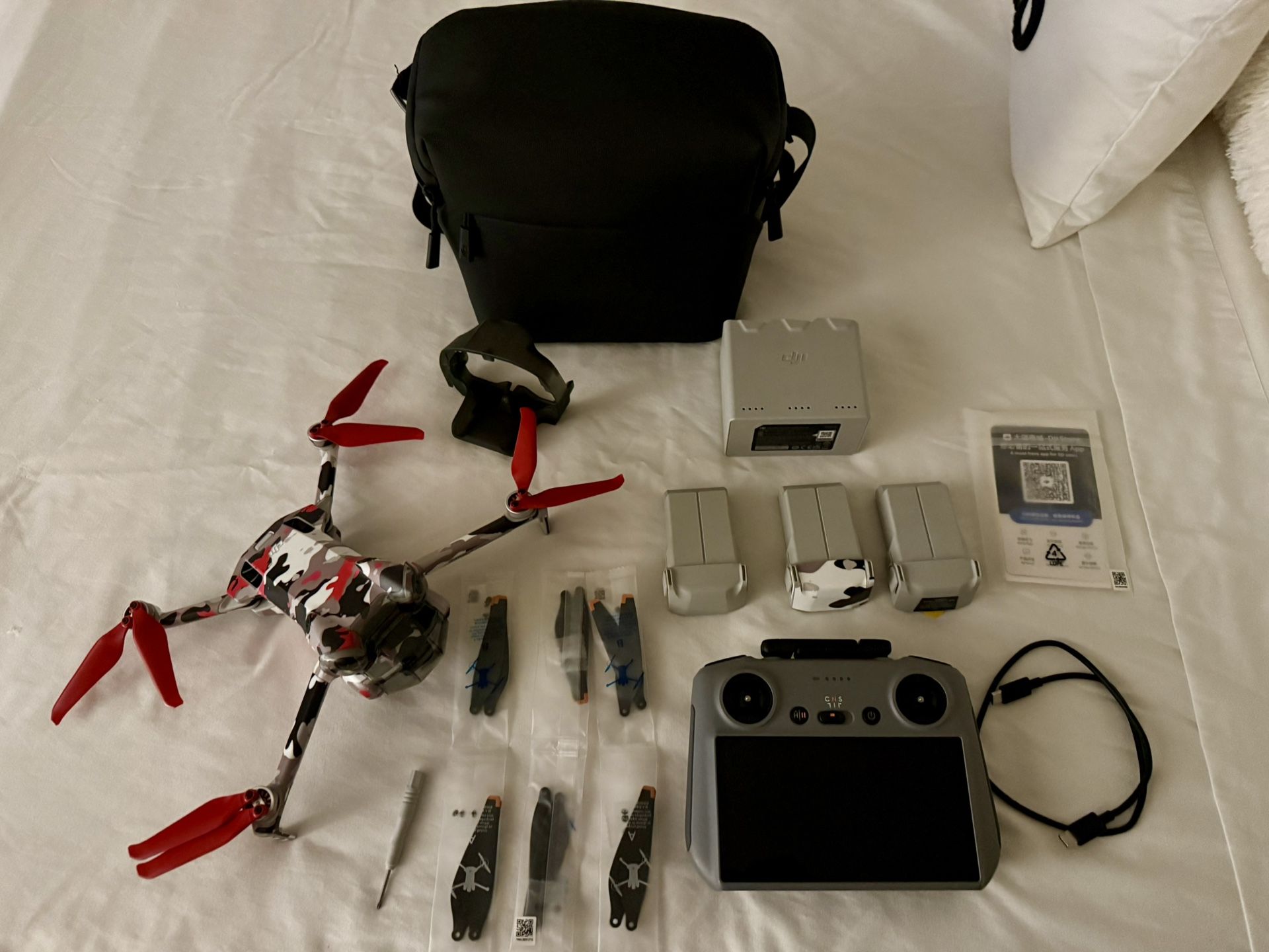 DJI Mini 4 Pro Fly More Combo 4K