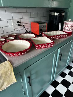 Holiday /Winter Stoneware Baking Set