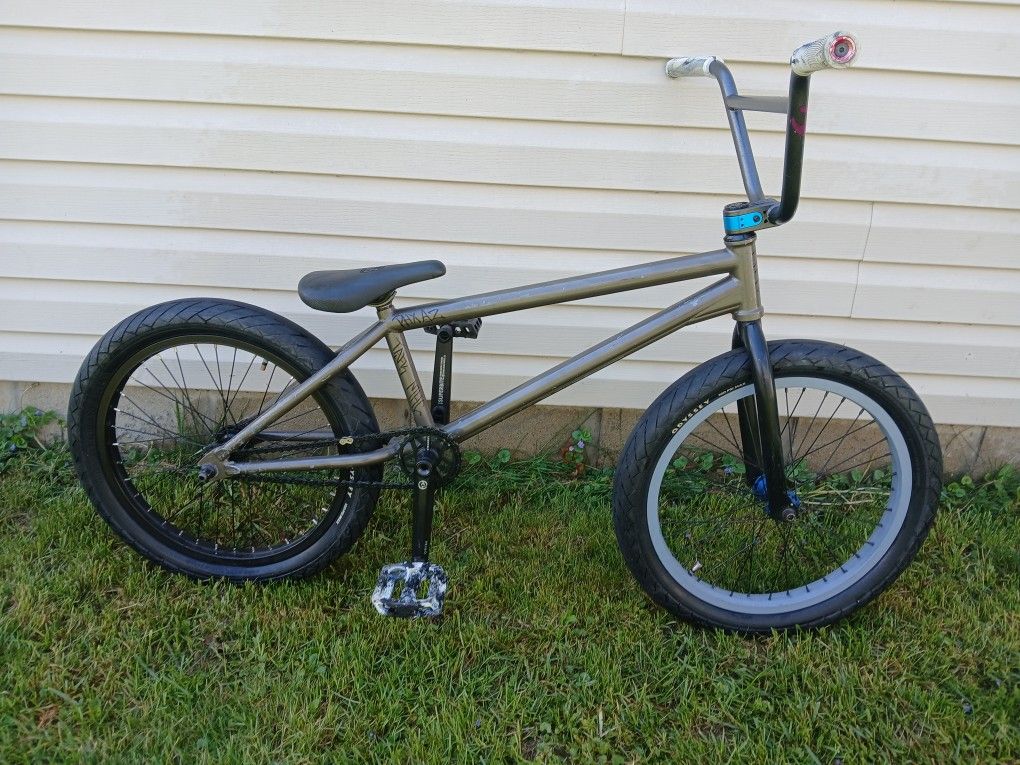 Sunday Frame - Custom BMX Bike