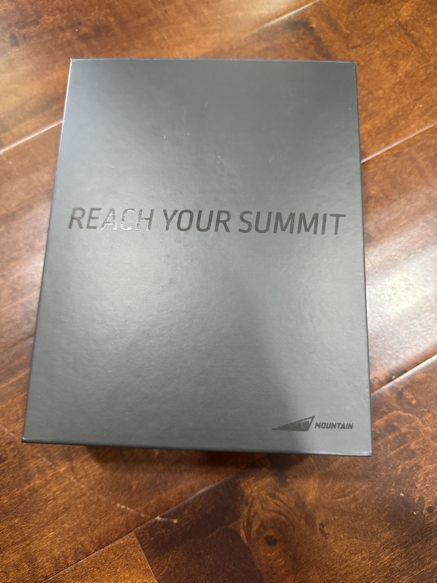Mountain Reach Your Summit Box mouse