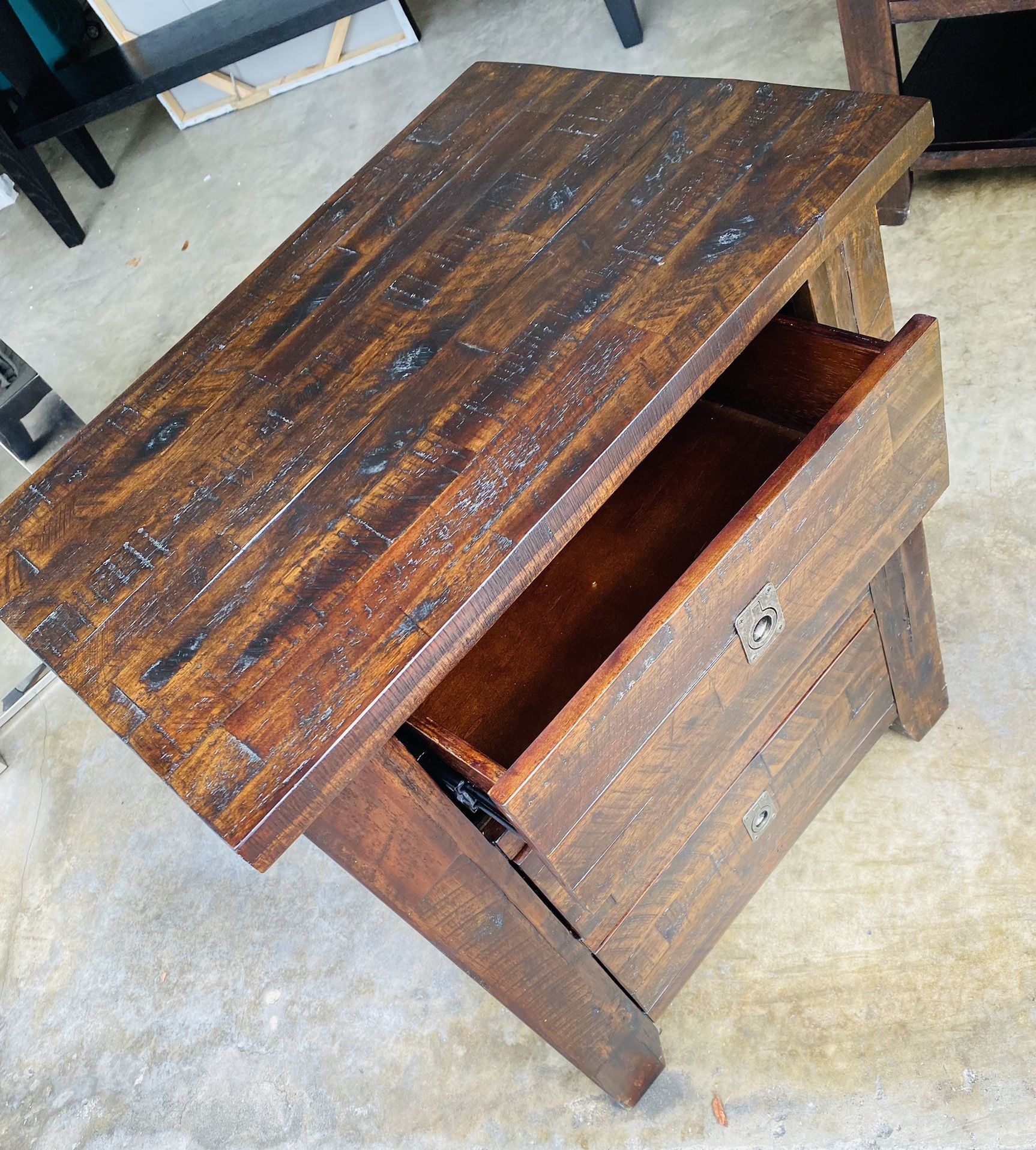 Night stand & Dresser Like NEW- Great Quality 