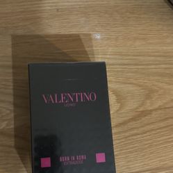 brand new valentino Cologne full size 