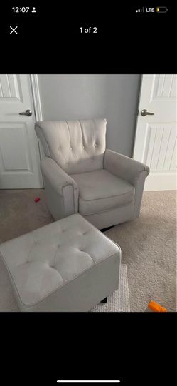 Nursery chair With Ottoman
