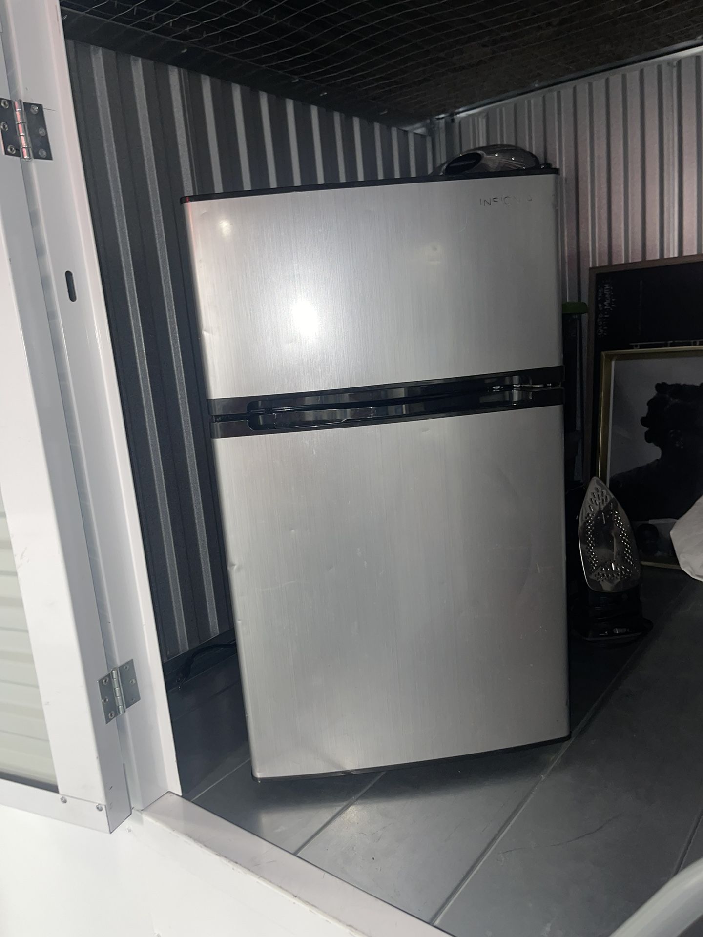 INSIGNIA MINI FRIDGE
