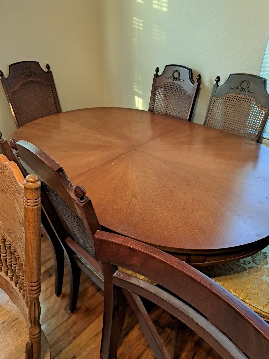 Dining Table And Chairs With Cardenza