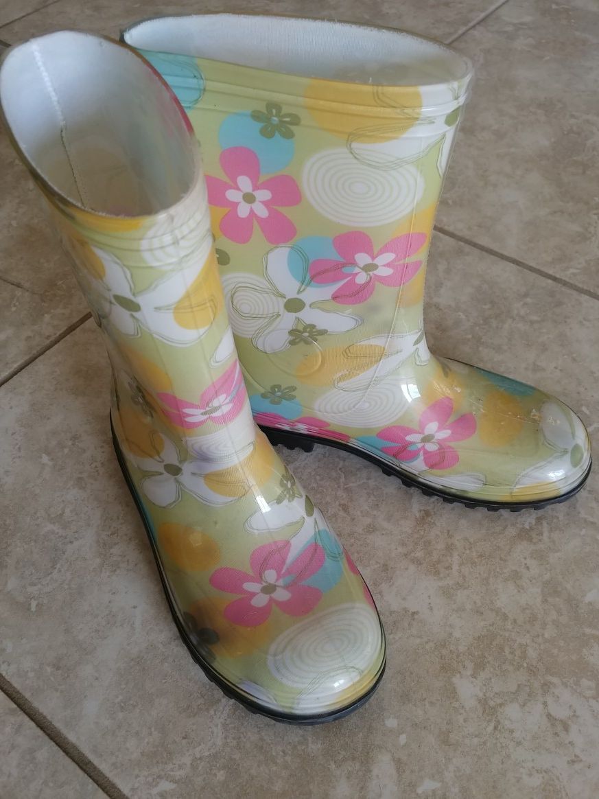Size 3 Little Girls Flower Rain Boots