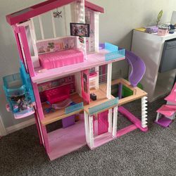 Barbie Dream House 
