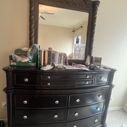 King Size Bed And Dresser 