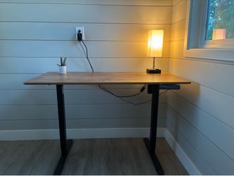 Adjustable desk