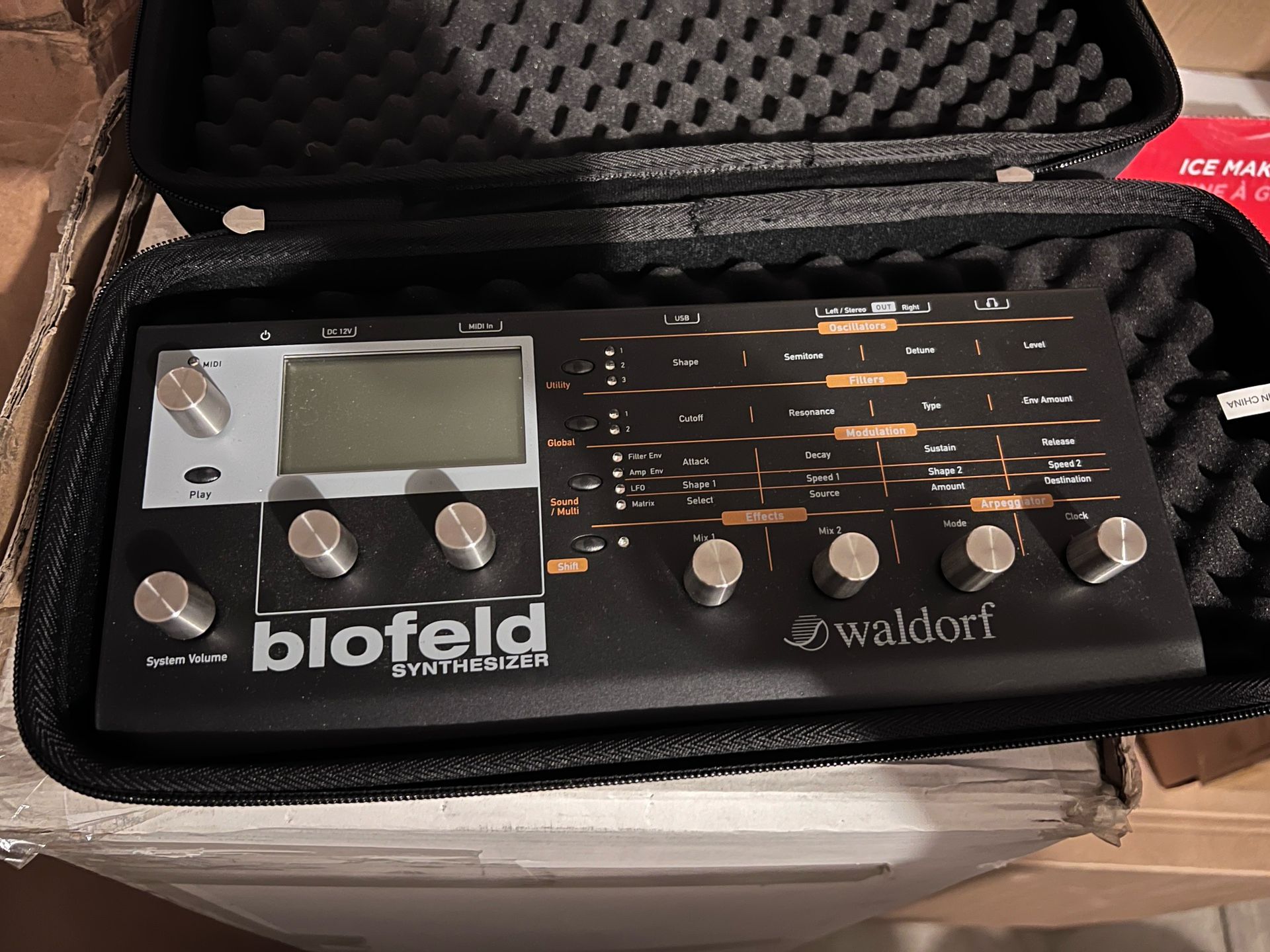 Waldorf Blofeld synth - Black version