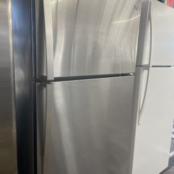 Whirlpool Top And Bottom Refrigerator 