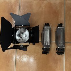 LOWEL TOTA & LOWEL OMNI with Tri-pods & Umbrellas 