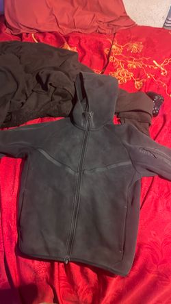 Black Nike Tech