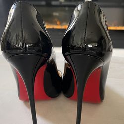 Louboutin Heels 6.5 / 36.5 - BLACK 🖤