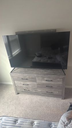 Dresser & Tv 74inch