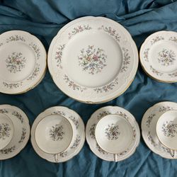 Franconia-Krautheim China 20pc Service For 4 -  Ultra Rare Isabelle Pattern