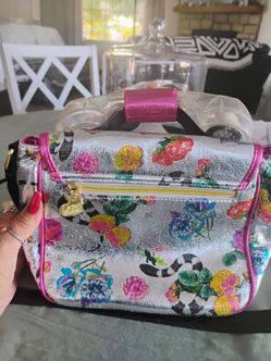 Vintage purse with phone