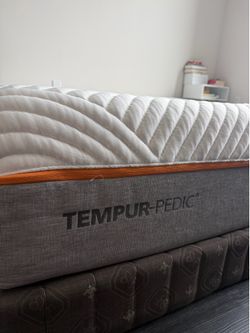 Tempur-Pedic Mattress (King Size)