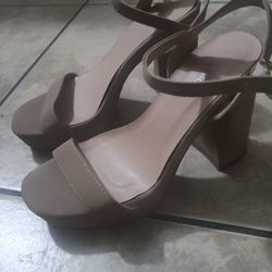 Top Moda size 5 Beige Platform High Heels
