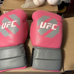 UFC WOMENS MMA BOXING 10 OZ GLOVES NEW AS-IS