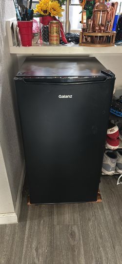 Mini fridge